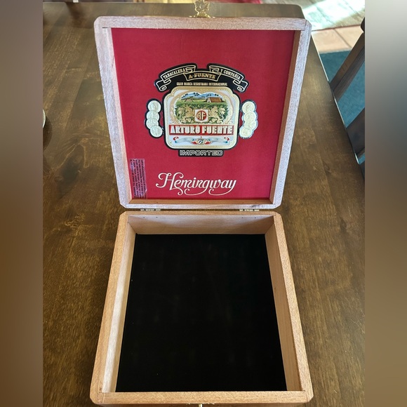 A. Fuente Untold Story Cigar Box - Picture 2 of 3